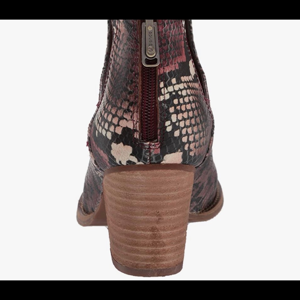 Blondo Emelia waterproof boots Chelsea Bootie - Picture 7 of 9